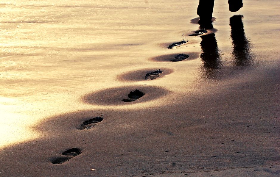 Footprints_Canva